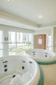 31 SE 5th St # 502, Miami FL 33131 — 12