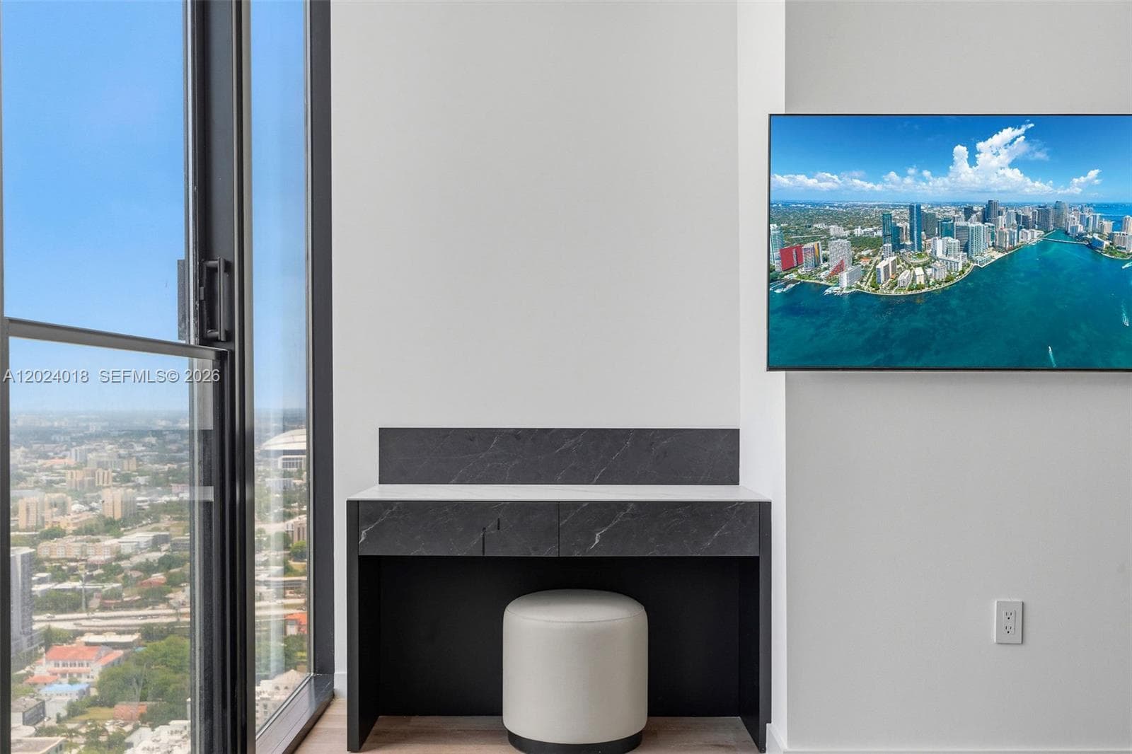 20 NE 11th 20 NE 11TH ST # 4504, Miami FL 33132 — 24
