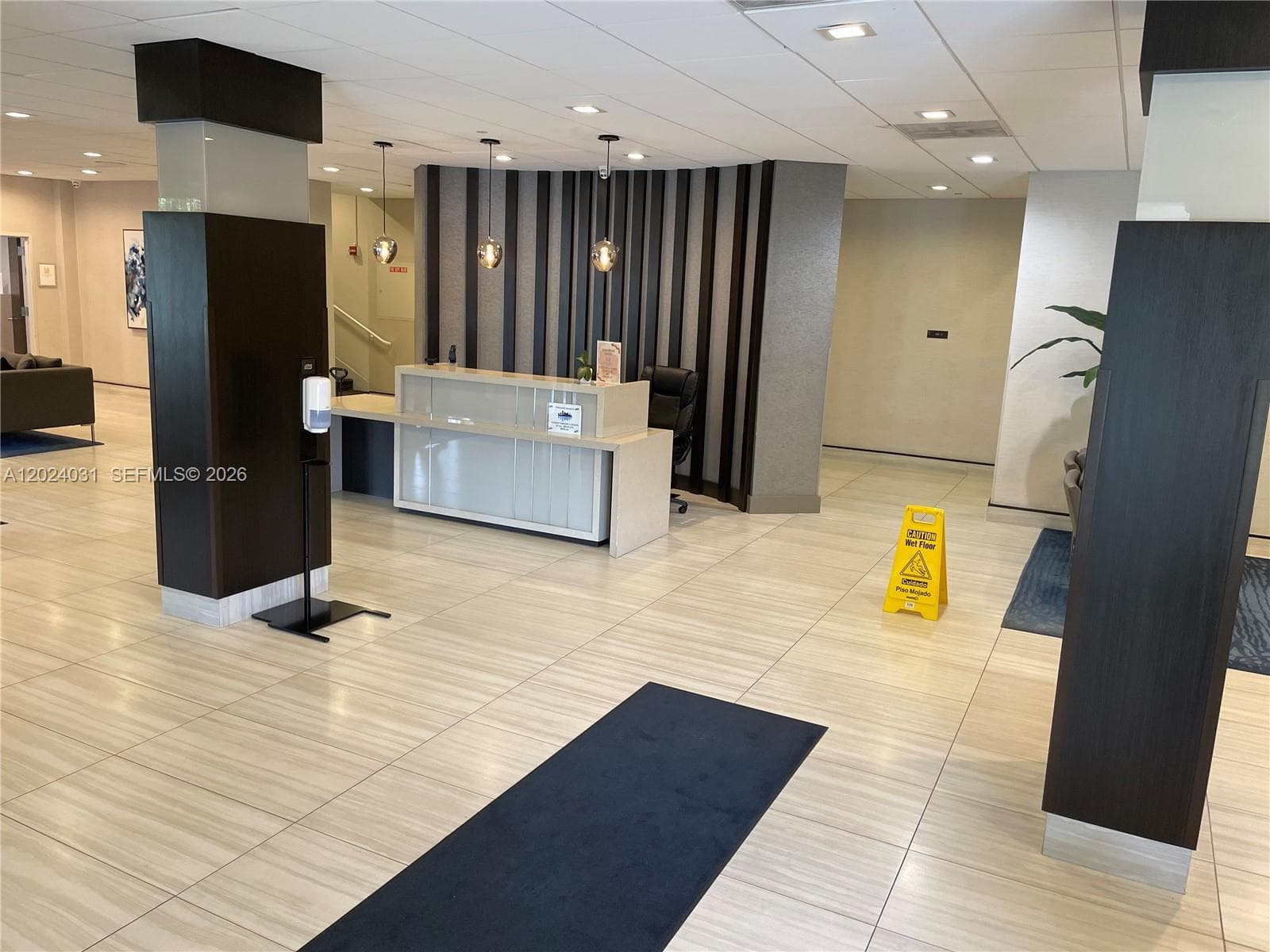 90 Edgewater Dr # 1222, Coral Gables FL 33133 — 32