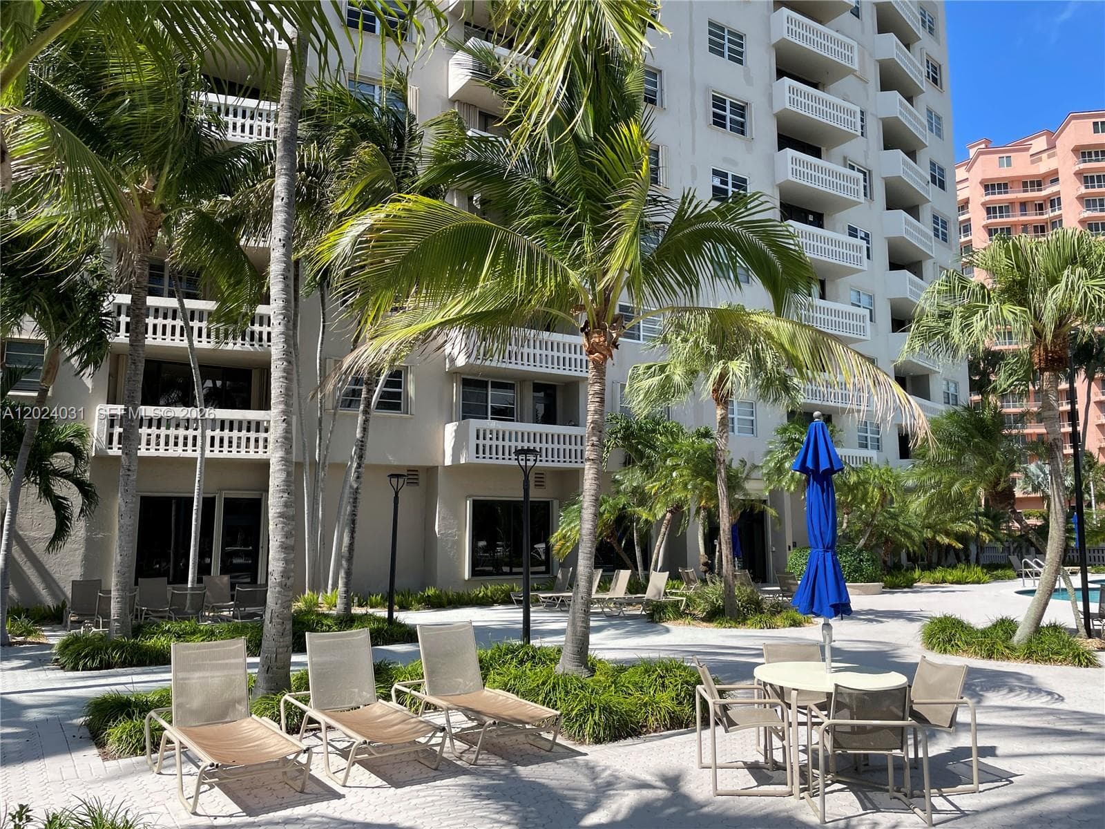 90 Edgewater Dr # 1222, Coral Gables FL 33133 — 33