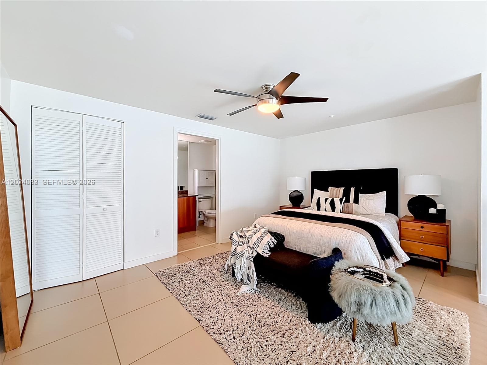 300 S Biscayne Blvd # 1016, Miami FL 33131 — 12