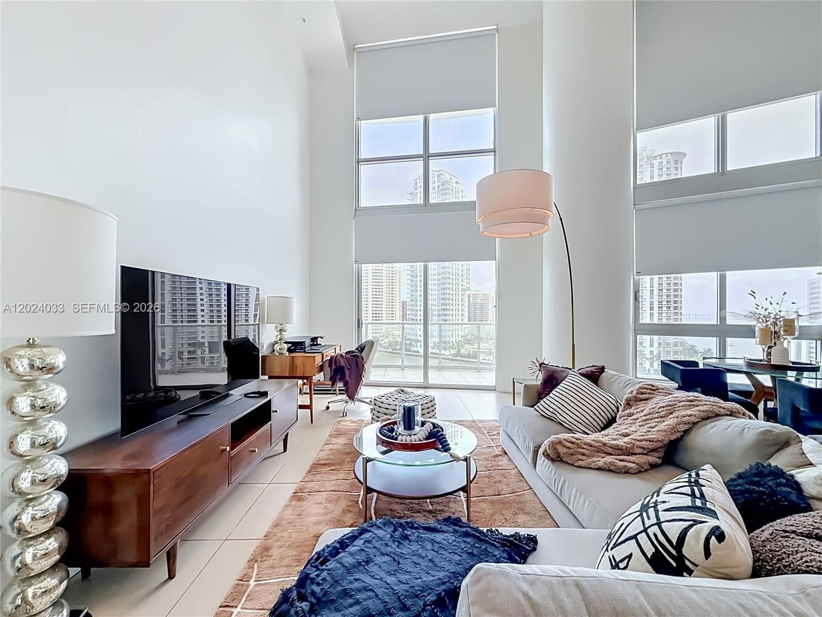 300 S Biscayne Blvd # 1016, Miami FL 33131 — 1