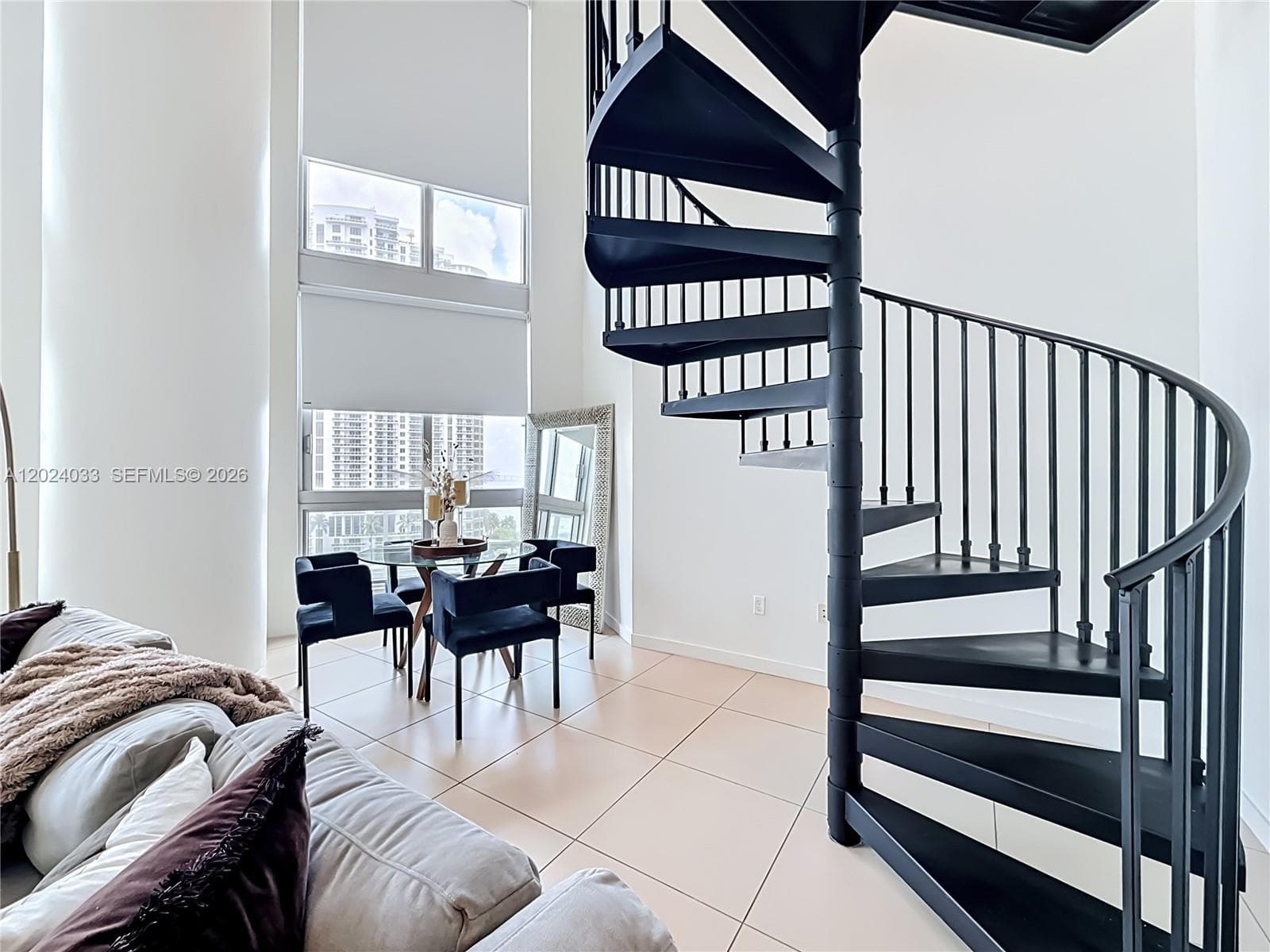300 S Biscayne Blvd # 1016, Miami FL 33131 — 11