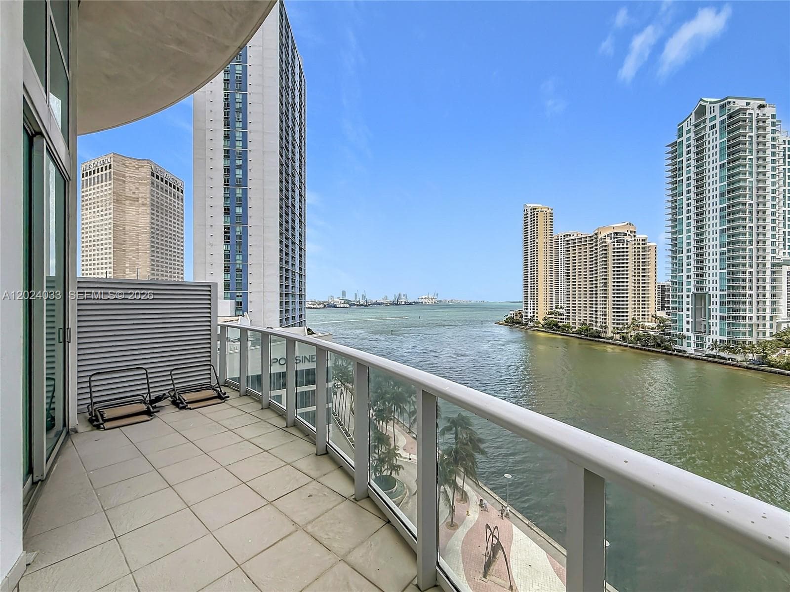 300 S Biscayne Blvd # 1016, Miami FL 33131 — 19