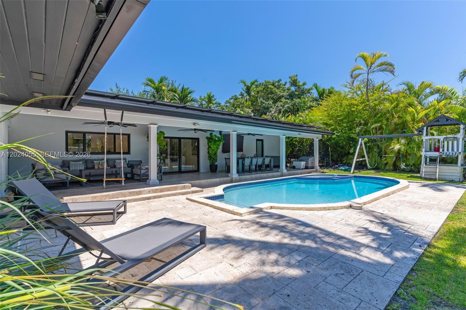 13400 SW 70th Ave, Pinecrest FL 33156 — 33