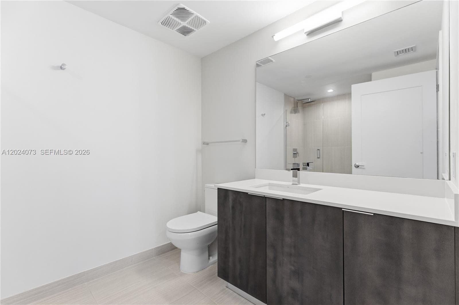 697 N Miami Ave # 1810, Miami FL 33136 — 27