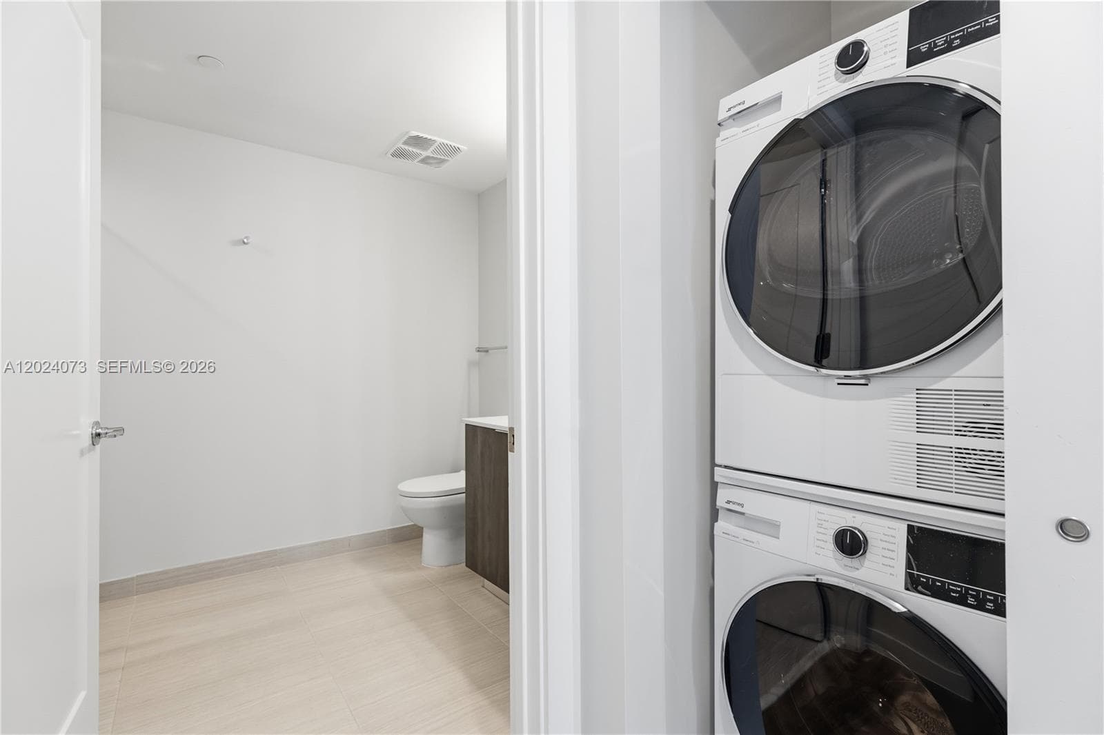 697 N Miami Ave # 1810, Miami FL 33136 — 26