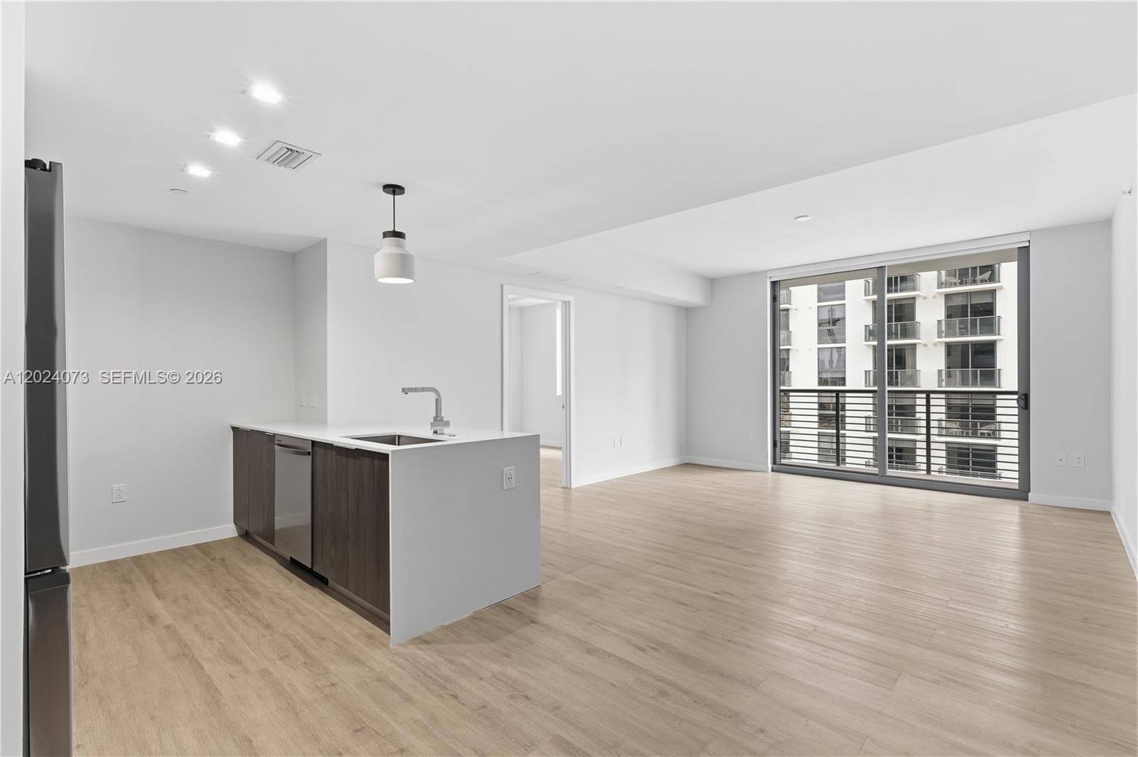 697 N Miami Ave # 1810, Miami FL 33136 — 5