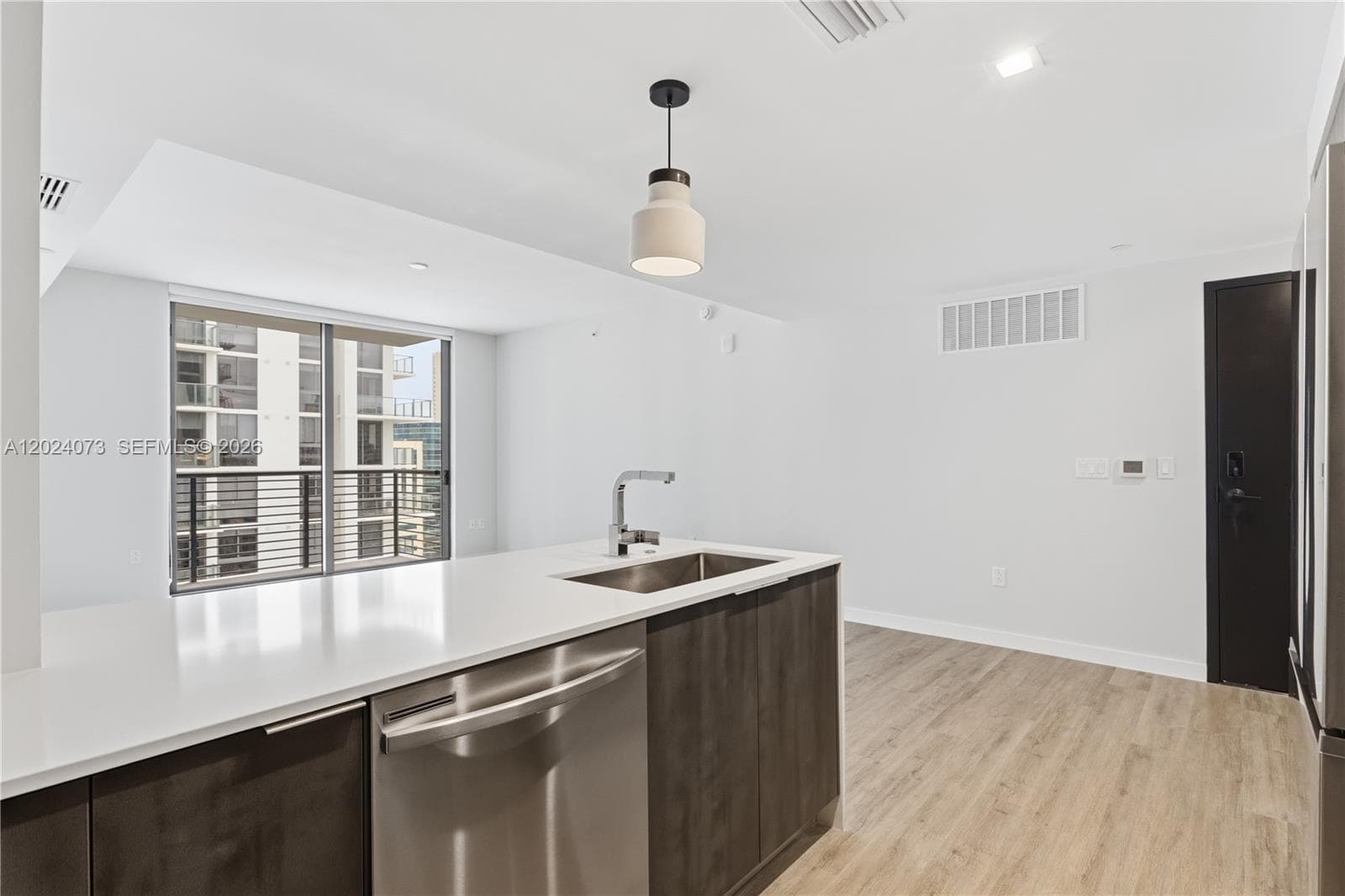 697 N Miami Ave # 1810, Miami FL 33136 — 9