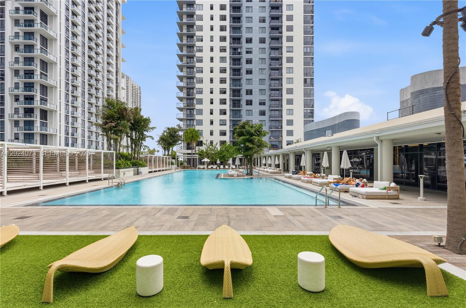697 N Miami Ave # 1810, Miami FL 33136 — 35
