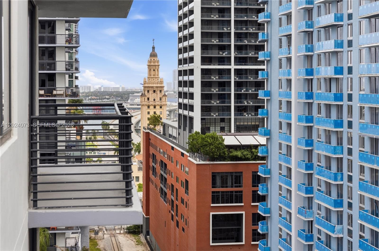 697 N Miami Ave # 1810, Miami FL 33136 — 31