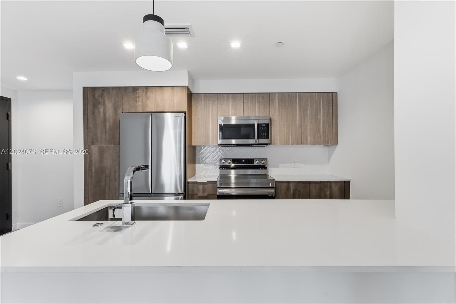 697 N Miami Ave # 1810, Miami FL 33136 — 8