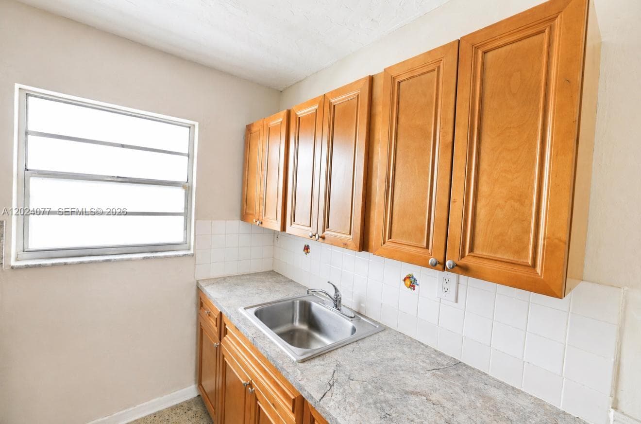 2315 W Okeechobee Rd # 304, Hialeah FL 33010 — 2