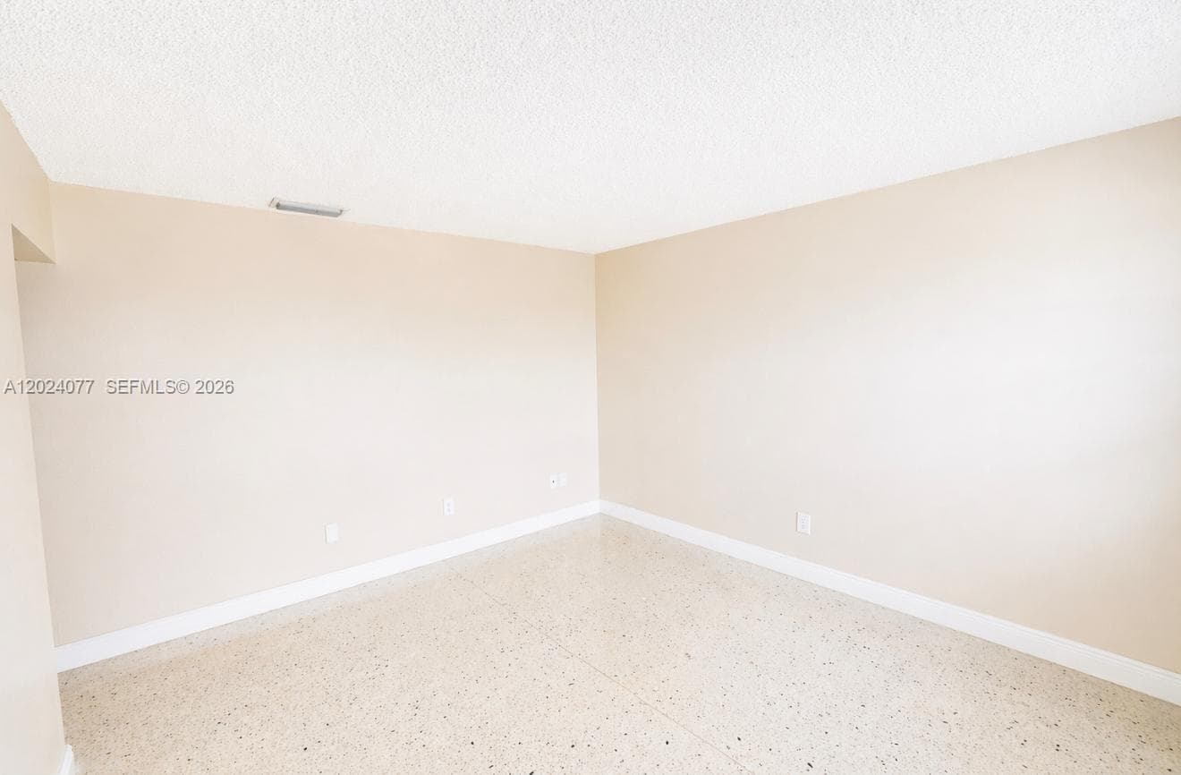 2315 W Okeechobee Rd # 304, Hialeah FL 33010 — 7