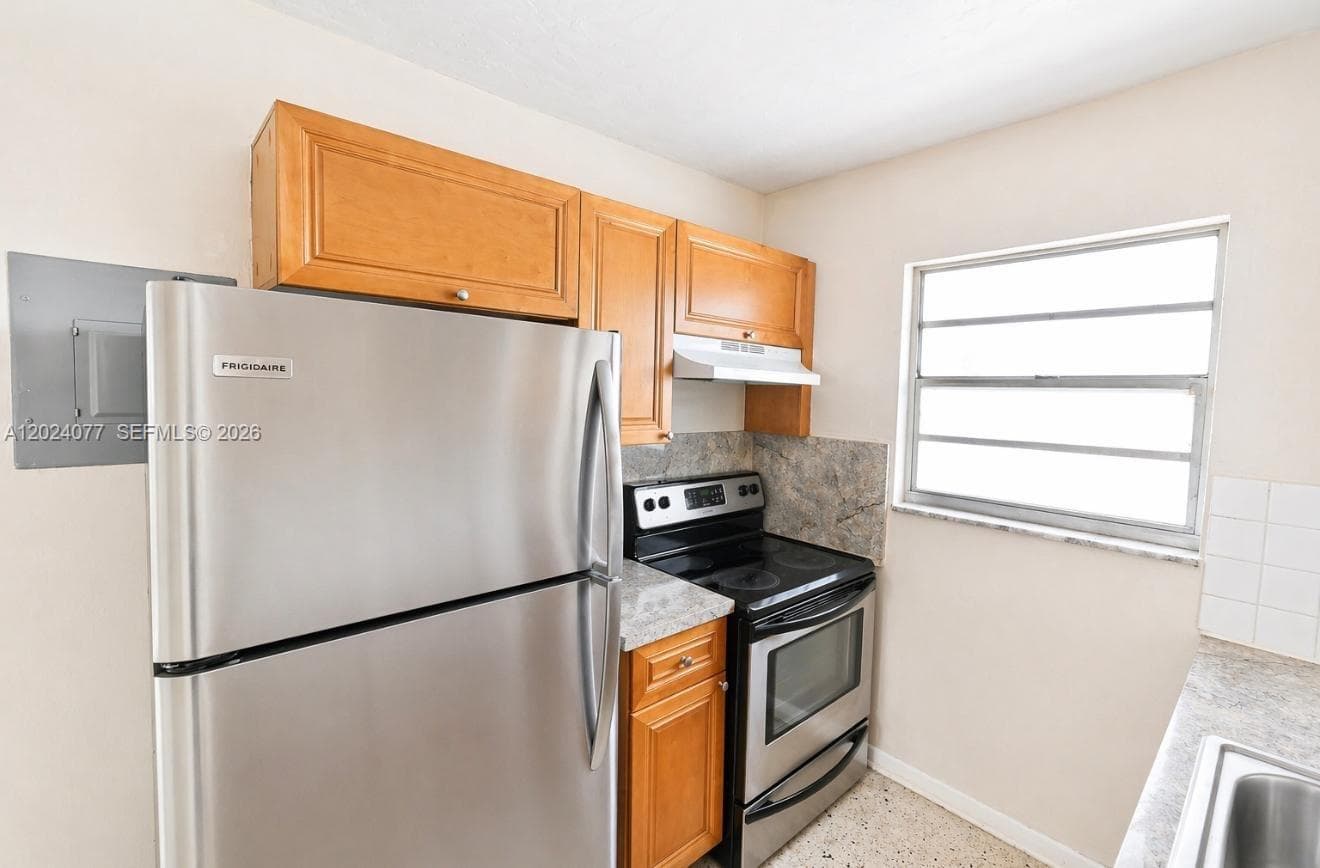 2315 W Okeechobee Rd # 304, Hialeah FL 33010 — 1