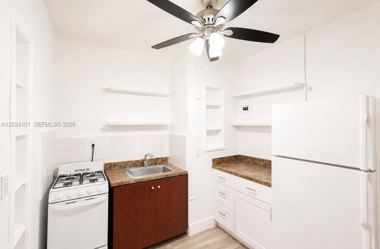 2300 W Flagler St # 04, Miami FL 33135 — 1