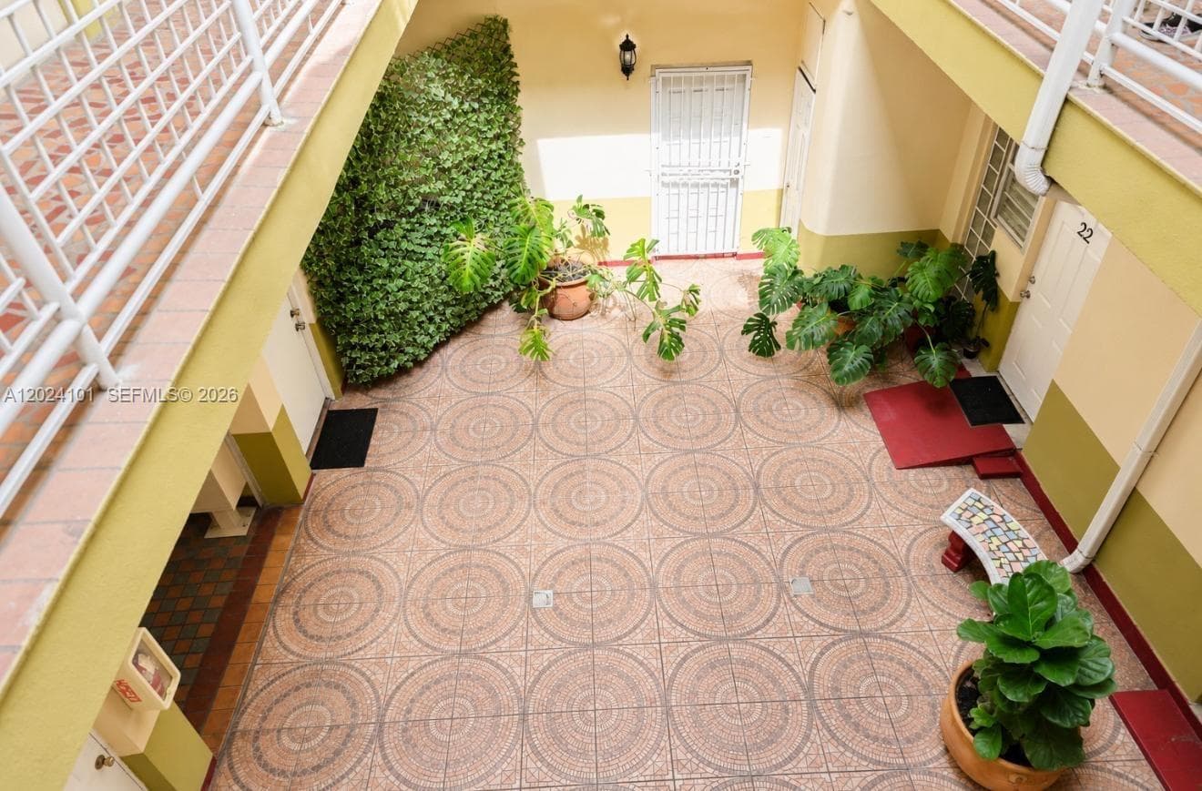 2300 W Flagler St # 04, Miami FL 33135 — 10