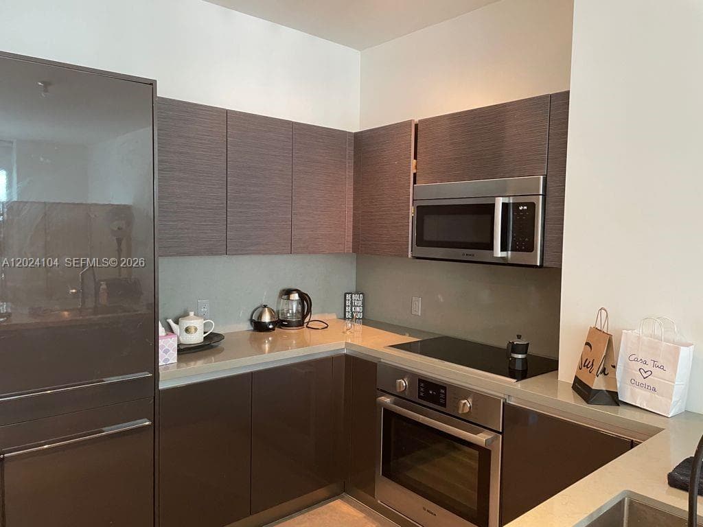 1080 Brickell Ave # 2005, Miami FL 33131 — 29