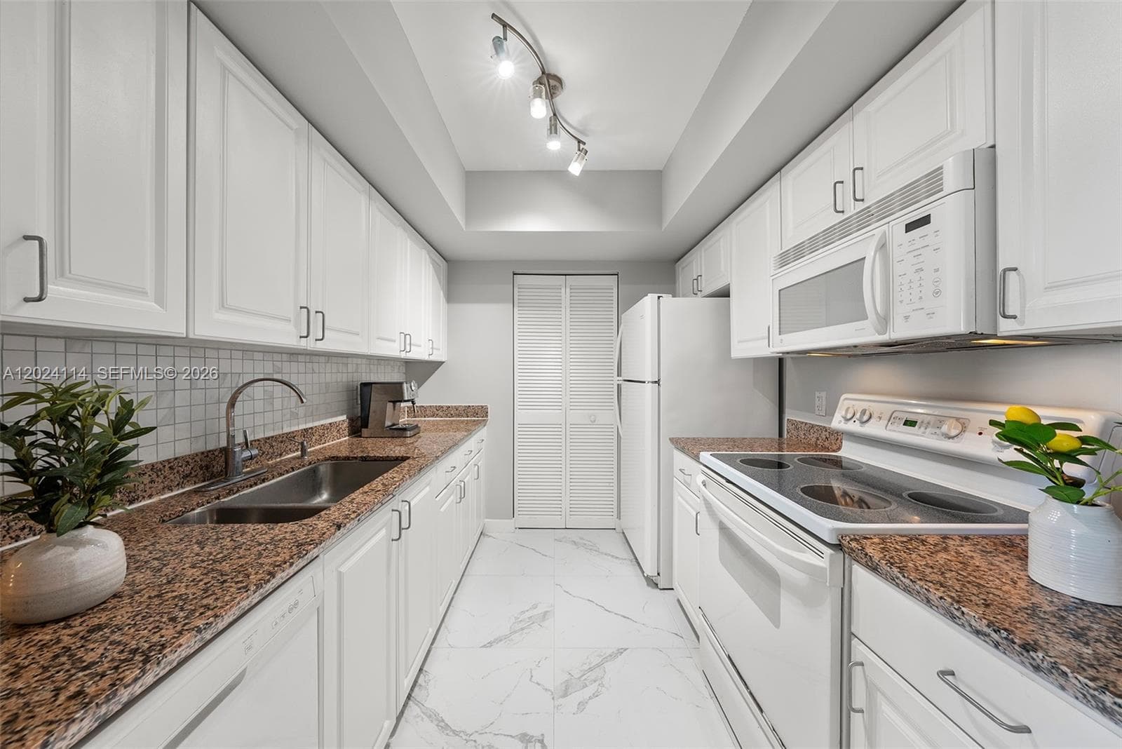 90 Alton Rd # 1405, Miami Beach FL 33139 — 16