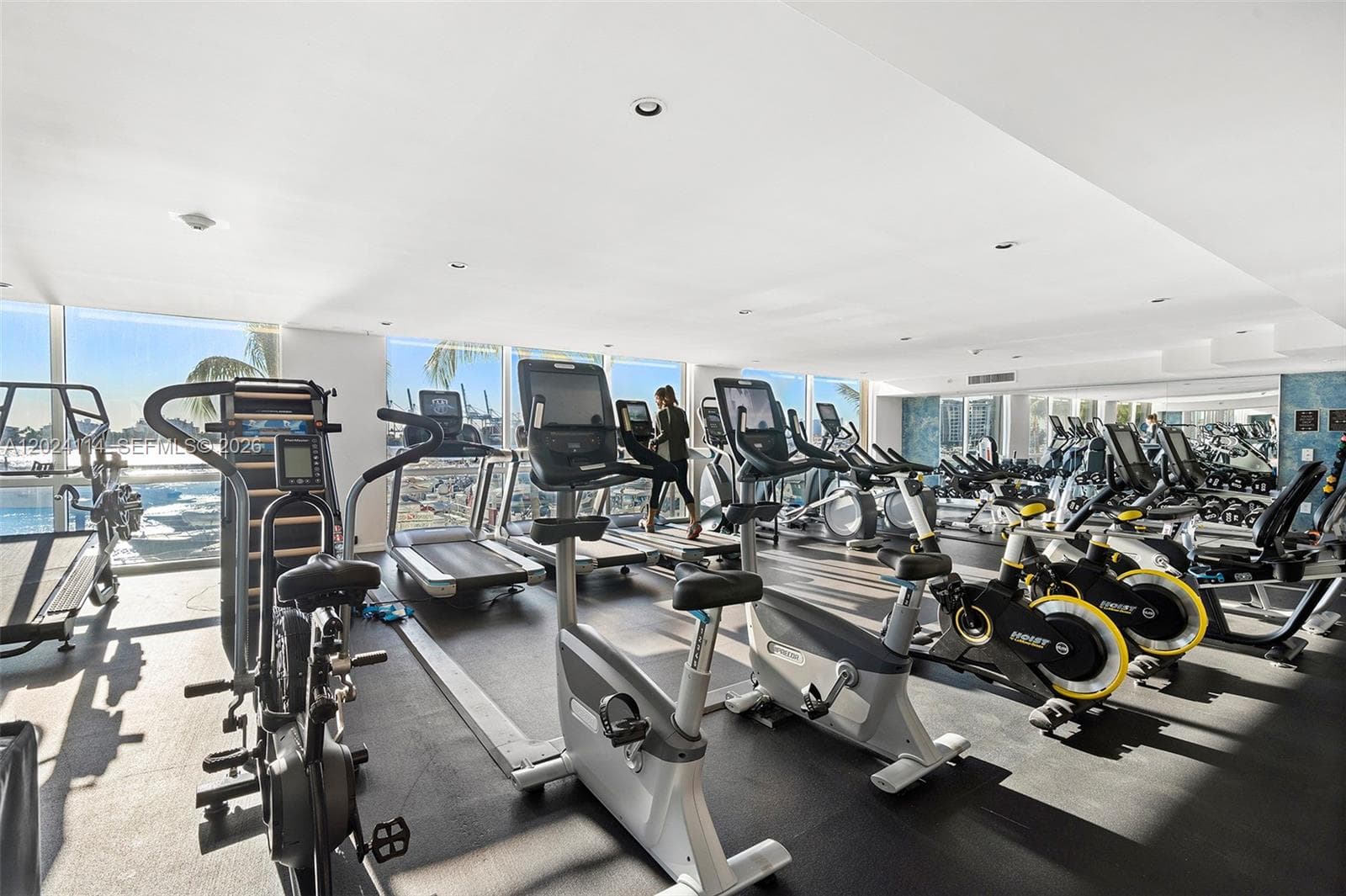 90 Alton Rd # 1405, Miami Beach FL 33139 — 36