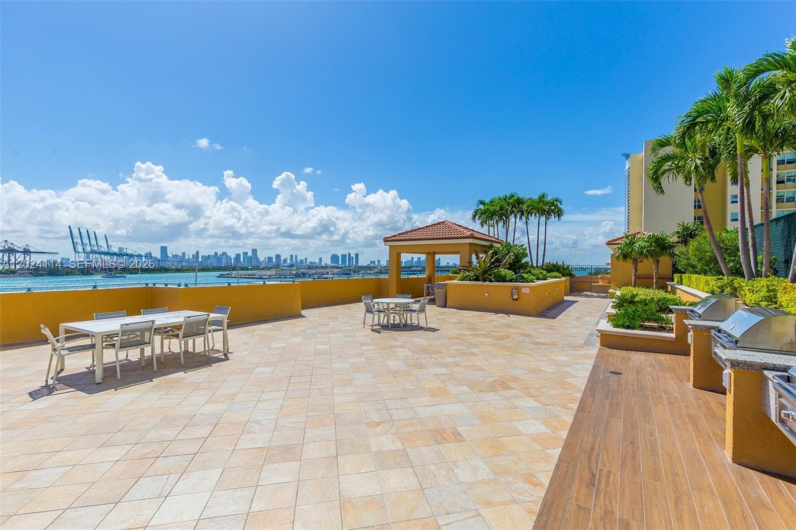 90 Alton Rd # 1405, Miami Beach FL 33139 — 29