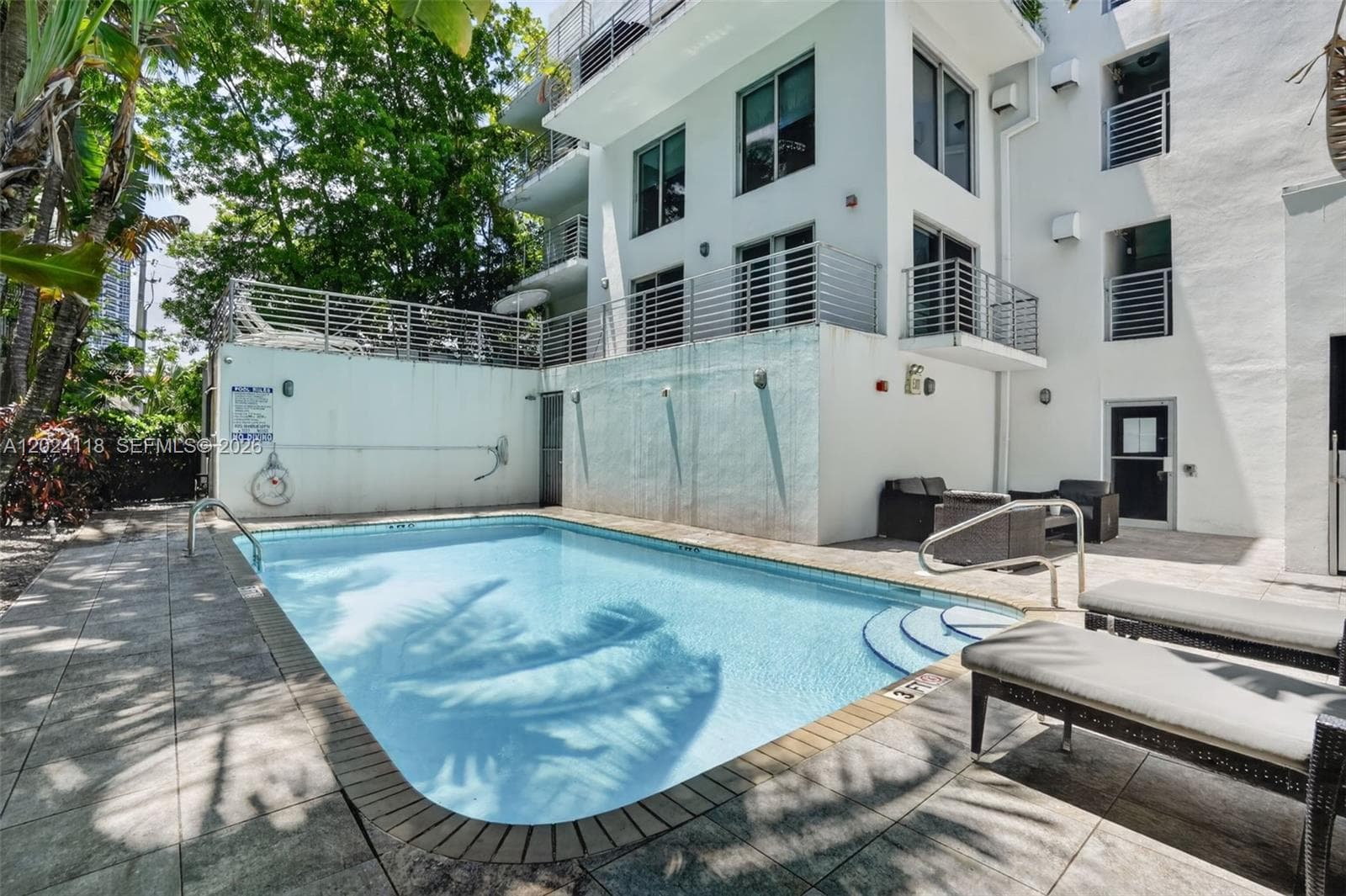 900 4th St # 6, Miami Beach FL 33139 — 47