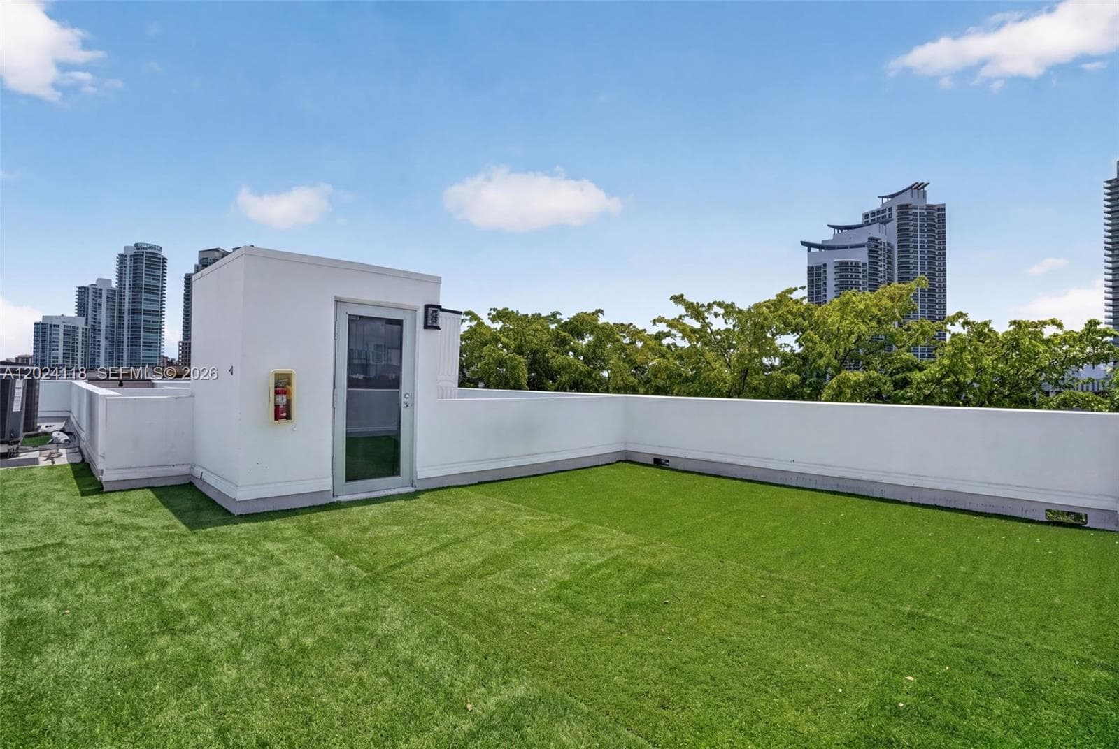 900 4th St # 6, Miami Beach FL 33139 — 33