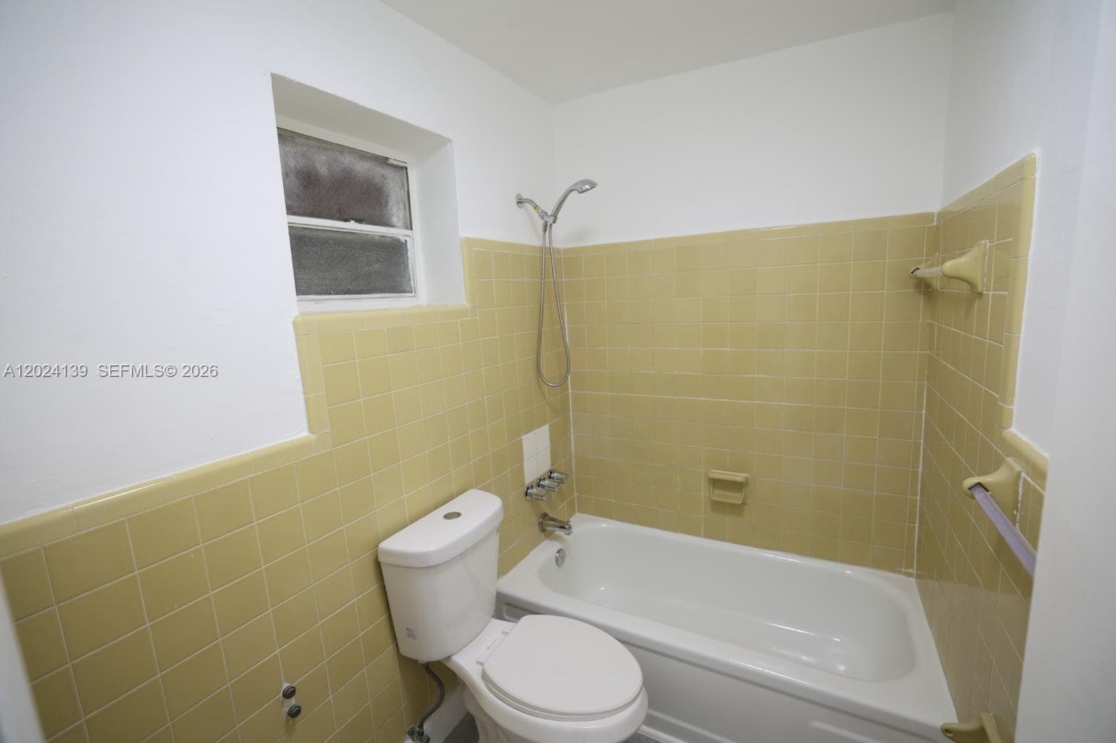 3501 W 11th Ave # 211, Hialeah FL 33012 — 5