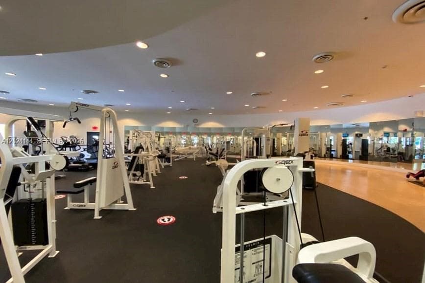 5600 Collins Ave # 4U, Miami Beach FL 33140 — 7