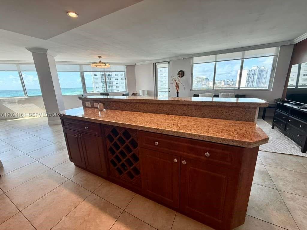 7135 Collins Ave # 815, Miami Beach FL 33141 — 6