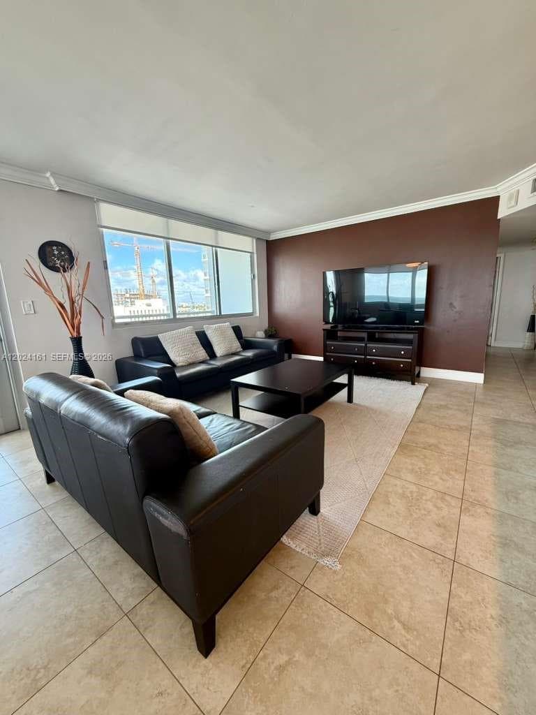 7135 Collins Ave # 815, Miami Beach FL 33141 — 7