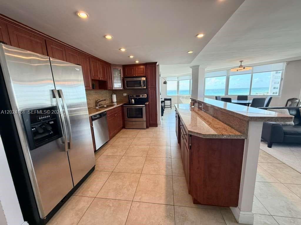 7135 Collins Ave # 815, Miami Beach FL 33141 — 3