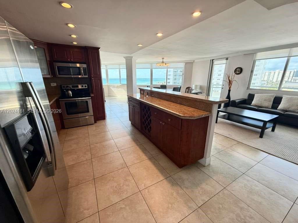 7135 Collins Ave # 815, Miami Beach FL 33141 — 5