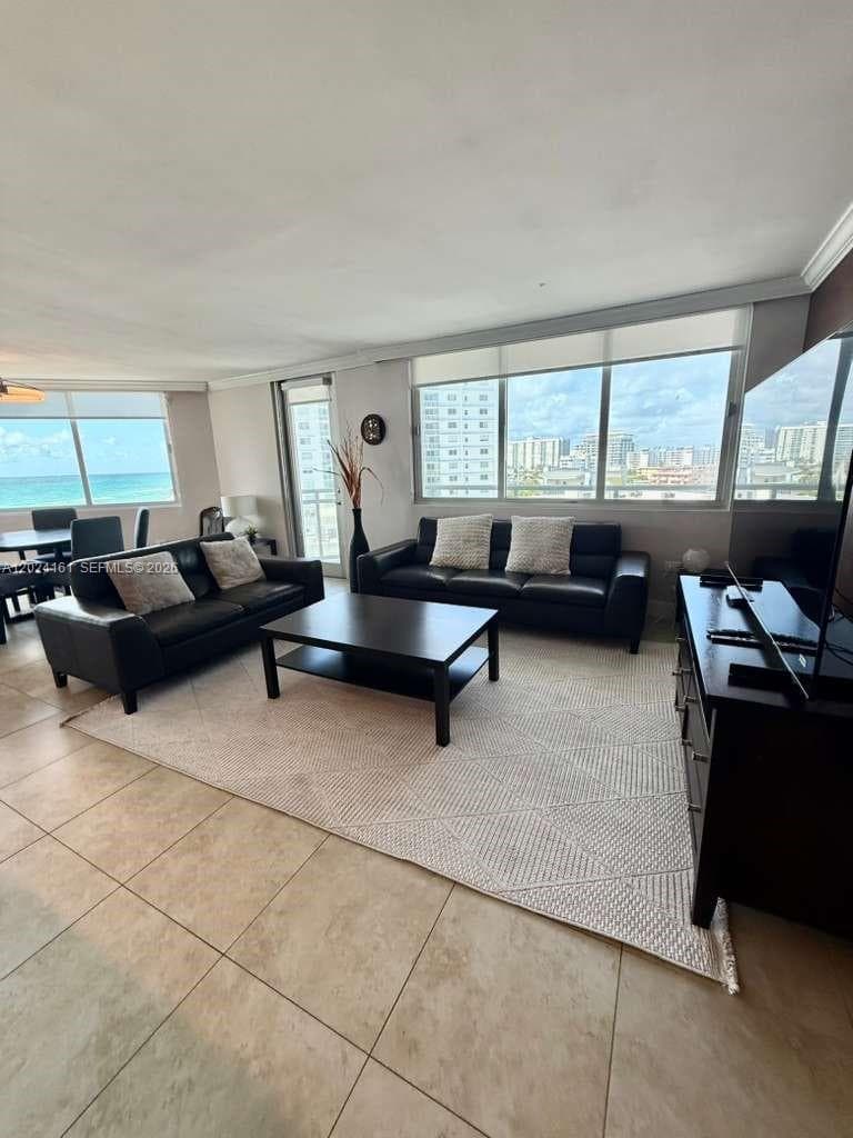 7135 Collins Ave # 815, Miami Beach FL 33141 — 8