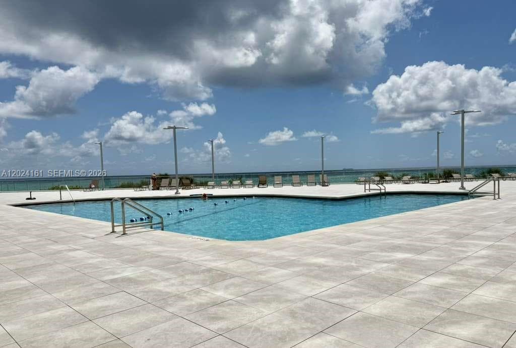 7135 Collins Ave # 815, Miami Beach FL 33141 — 25