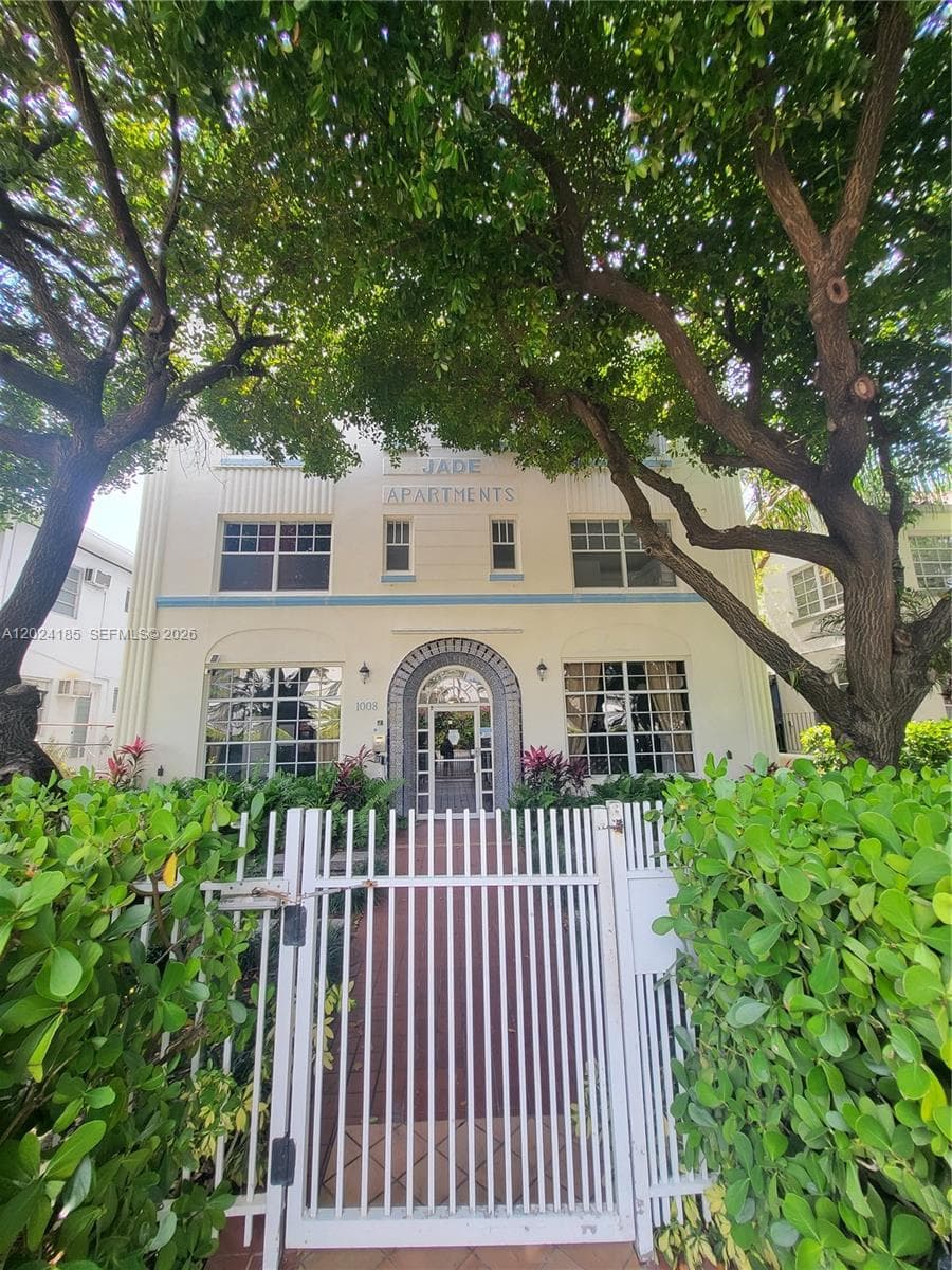 1008 Jefferson Ave # 303, Miami Beach FL 33139 — 1