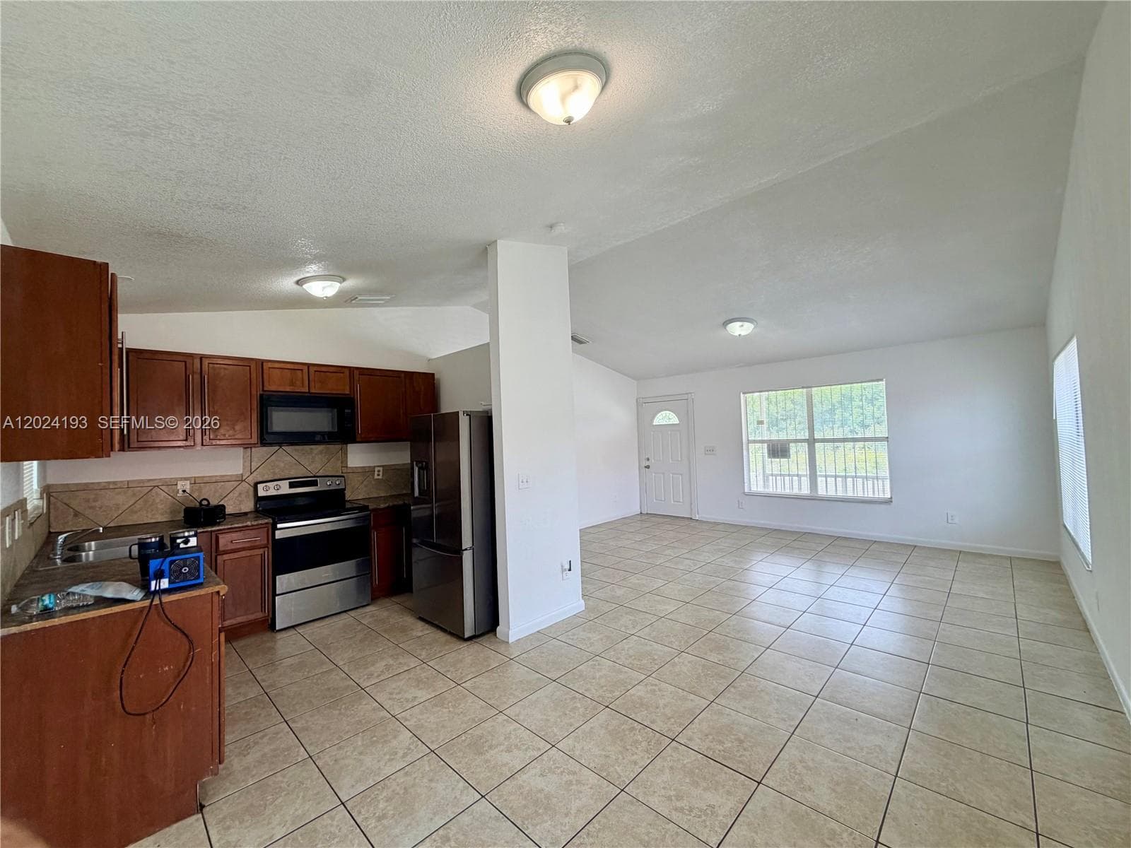 408 NW 12th St, Florida City FL 33034 — 5