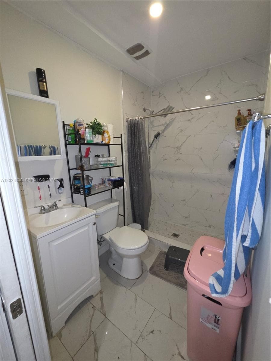 651 E 48th St, Hialeah FL 33013 — 42