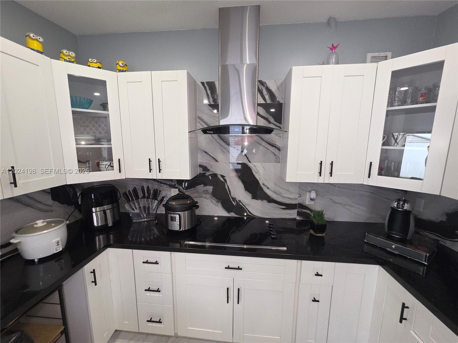 651 E 48th St, Hialeah FL 33013 — 17