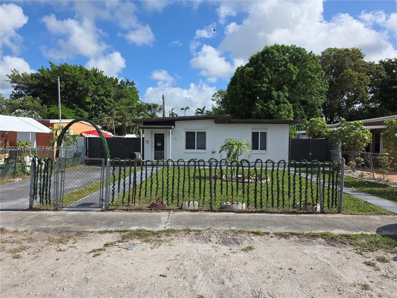 651 E 48th St, Hialeah FL 33013 — 1