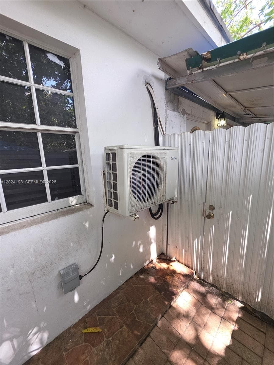651 E 48th St, Hialeah FL 33013 — 33