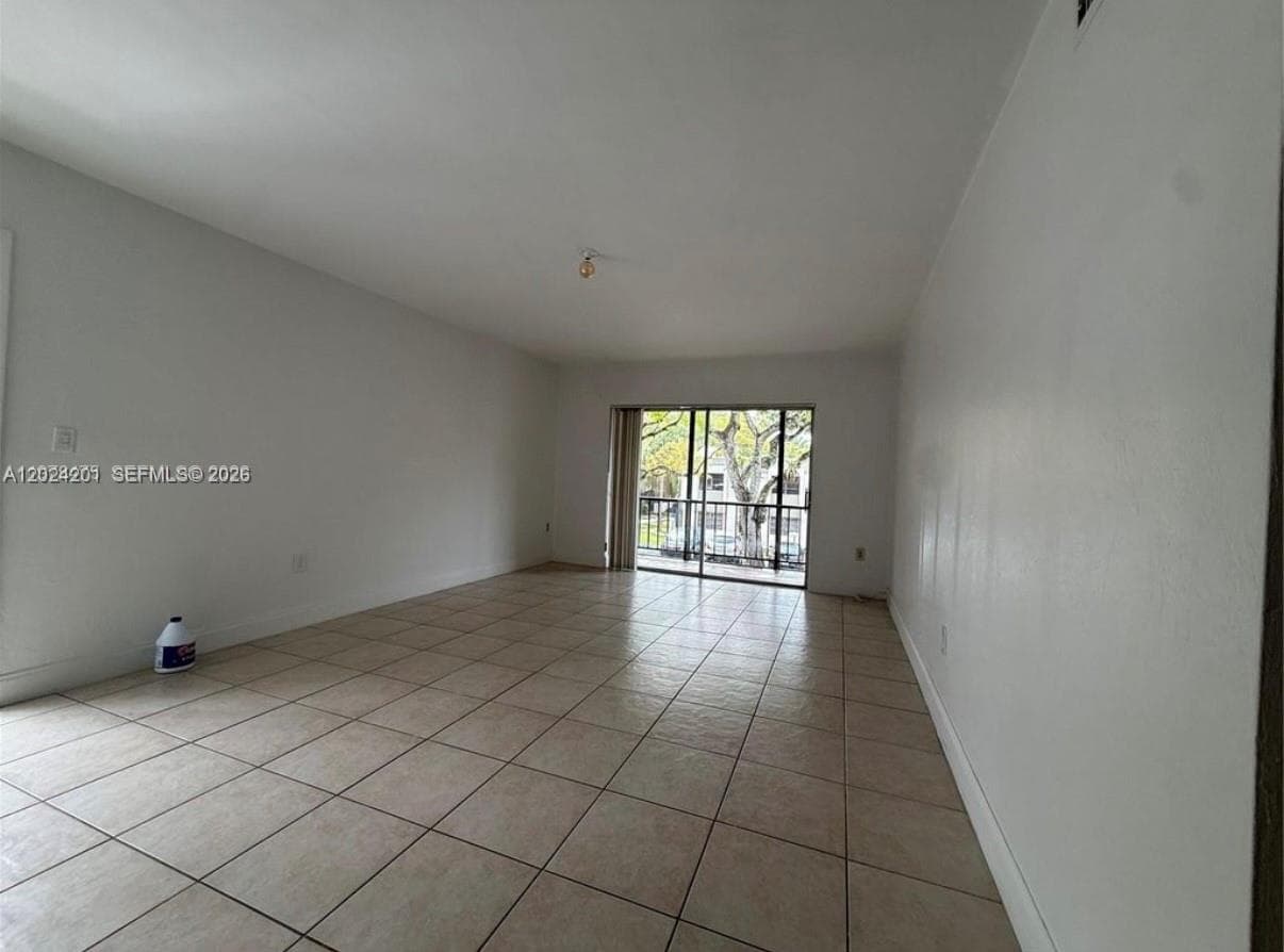 Venetian Palms Condo, Miami, FL — 2