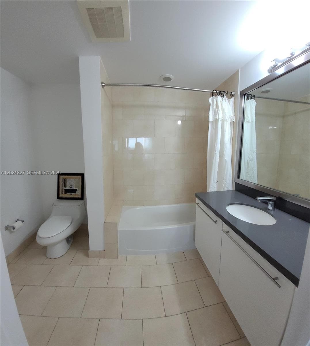90 SW 3rd St # 2208, Miami FL 33130 — 23