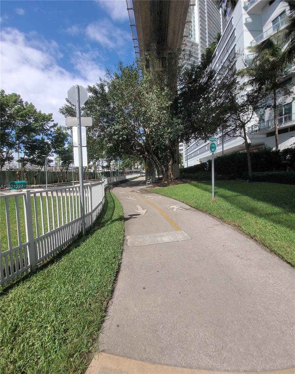 90 SW 3rd St # 2208, Miami FL 33130 — 47