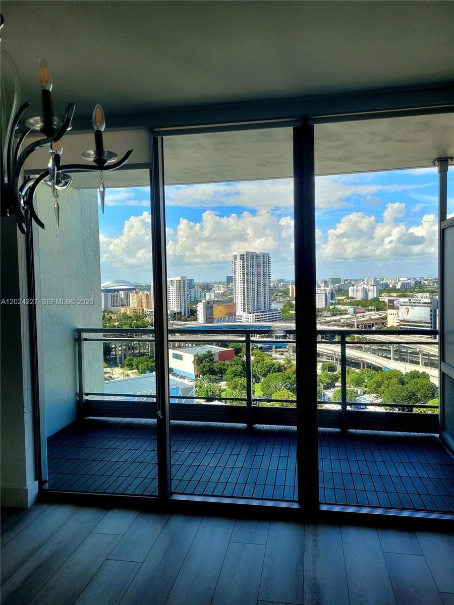90 SW 3rd St # 2208, Miami FL 33130 — 15