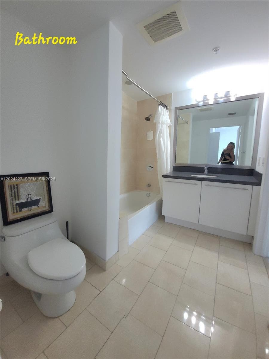 90 SW 3rd St # 2208, Miami FL 33130 — 21
