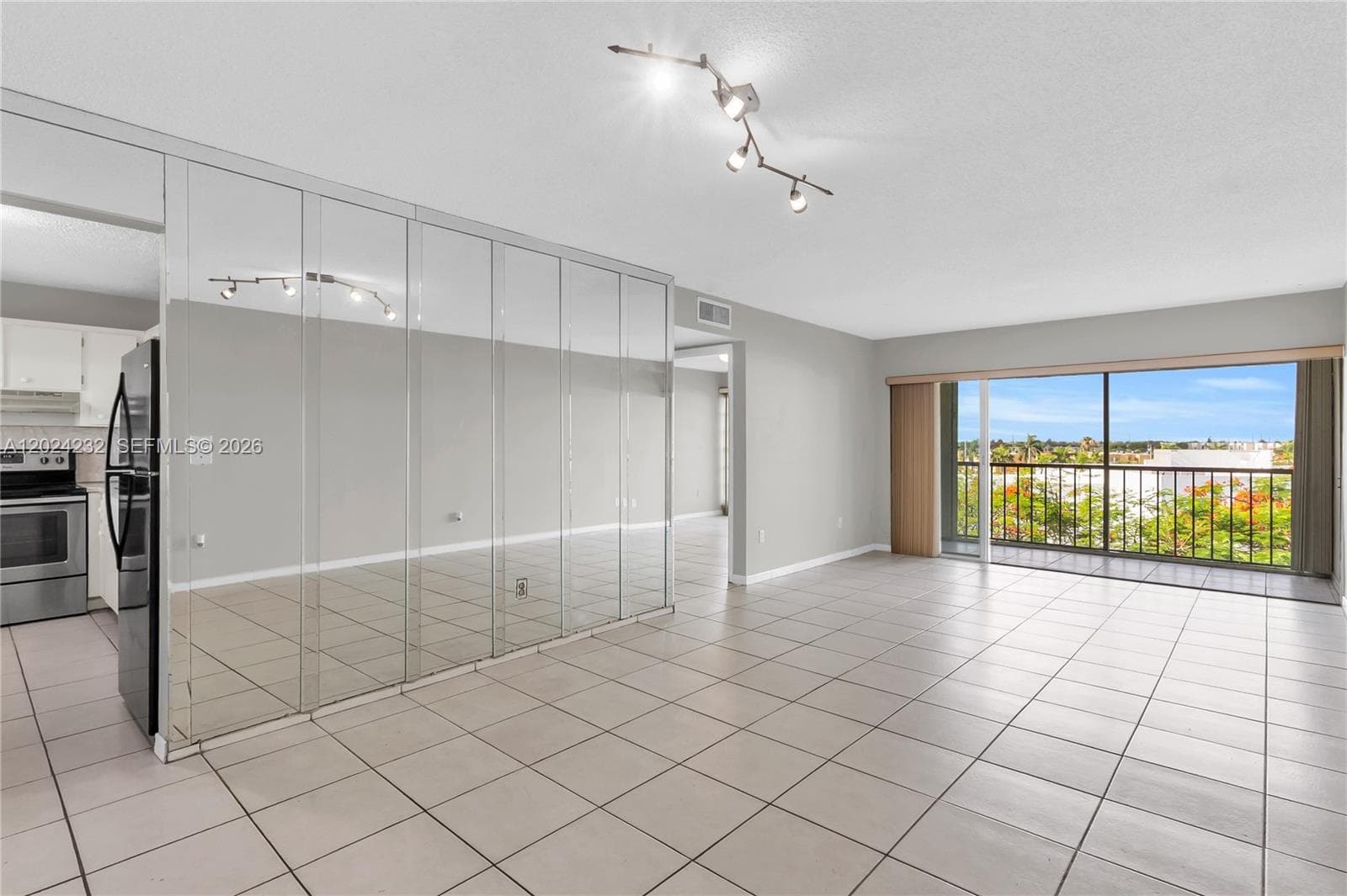 9280 Fontainebleau Blvd # 505, Miami FL 33172 — 6