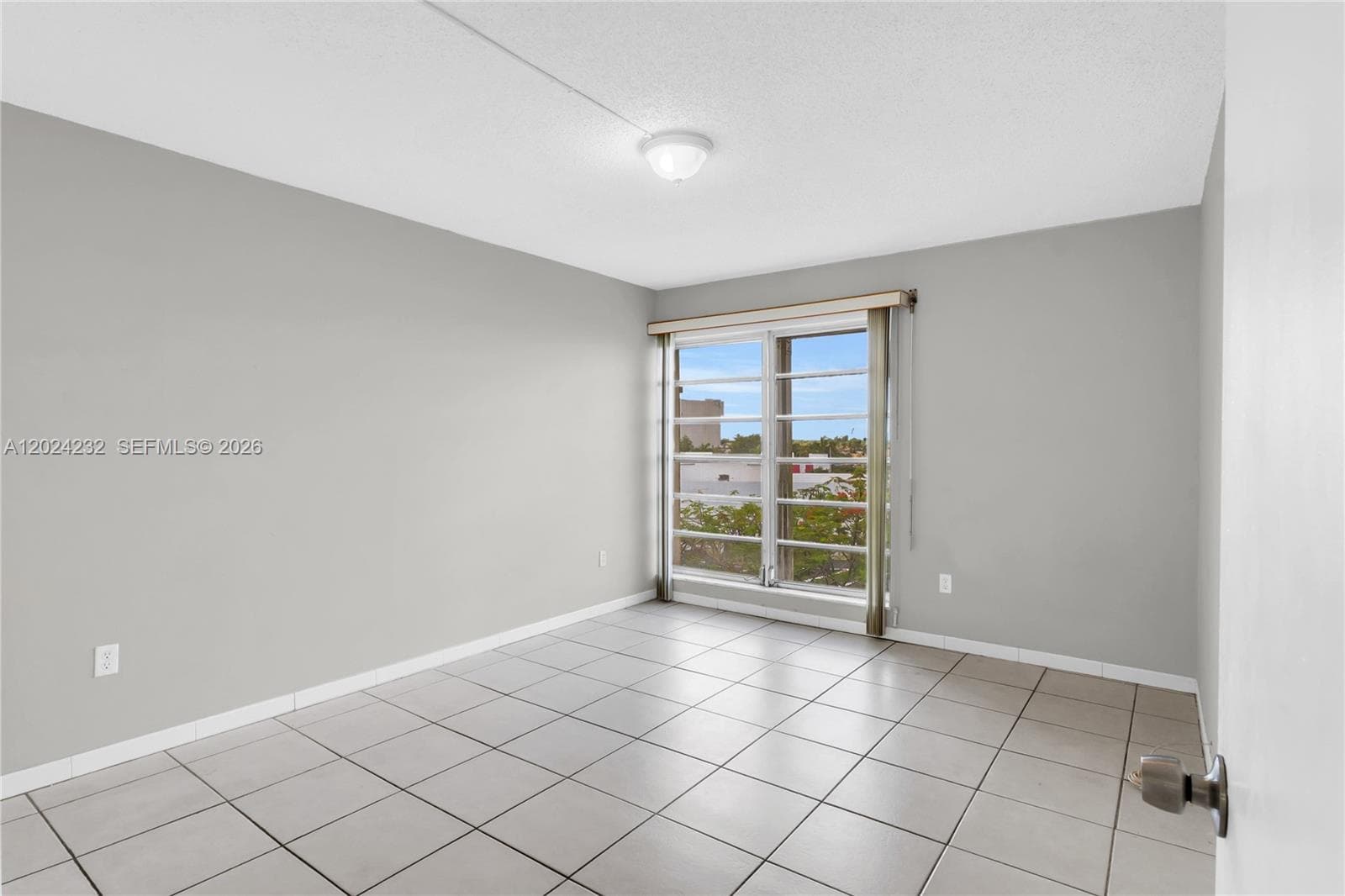 9280 Fontainebleau Blvd # 505, Miami FL 33172 — 13