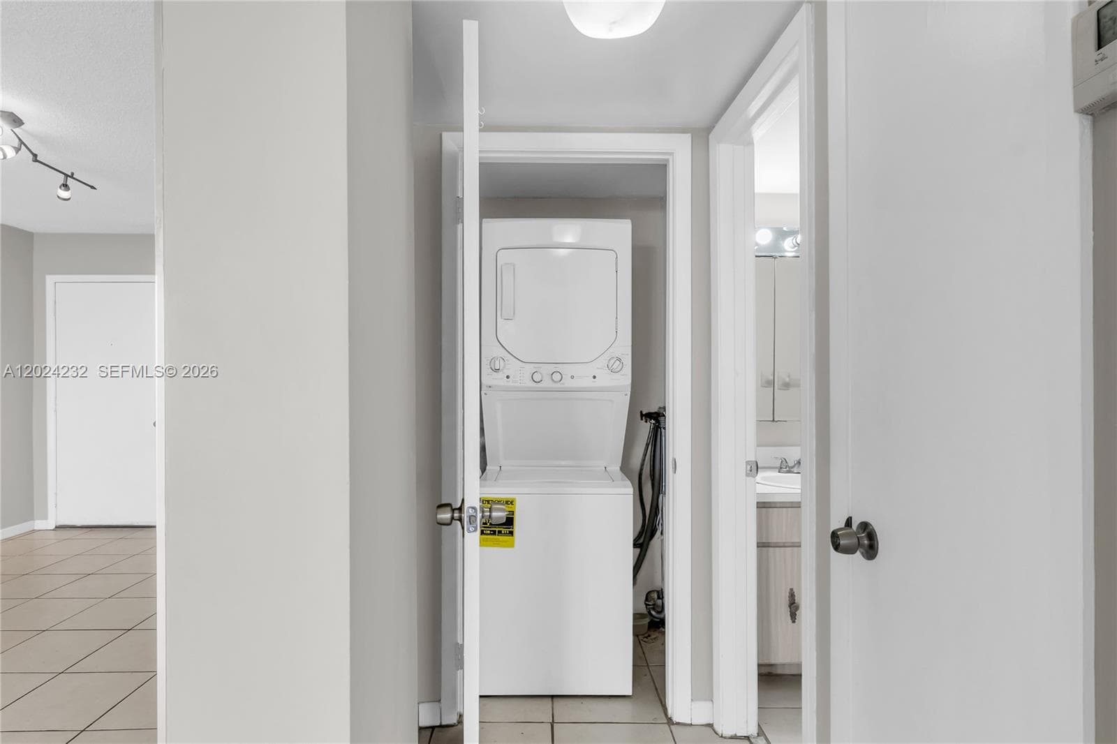 9280 Fontainebleau Blvd # 505, Miami FL 33172 — 16