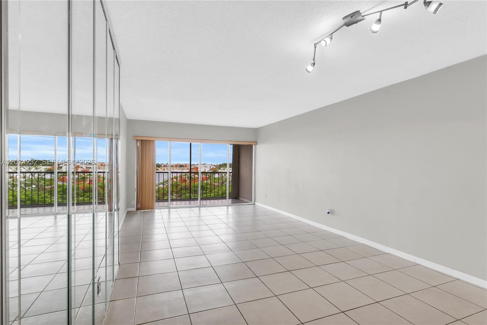 9280 Fontainebleau Blvd # 505, Miami FL 33172 — 7